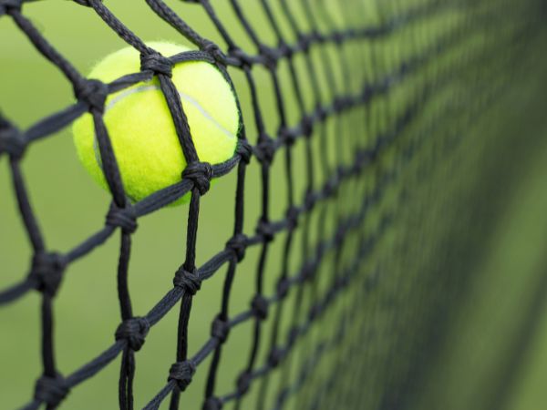 Zasady gry w tenisa dla wszystkich poziomów - od początkujących do zaawansowanych graczy