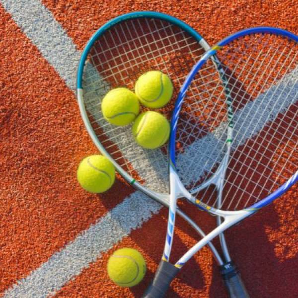 Najlepsze marki do tenisa dla początkujących i ekspertów