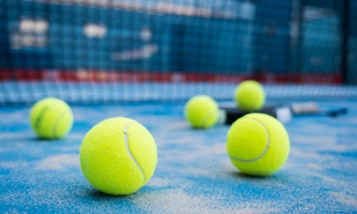 Najlepsze piłki do tenisa dla Twojej gry: Kompleksowy przewodnik
